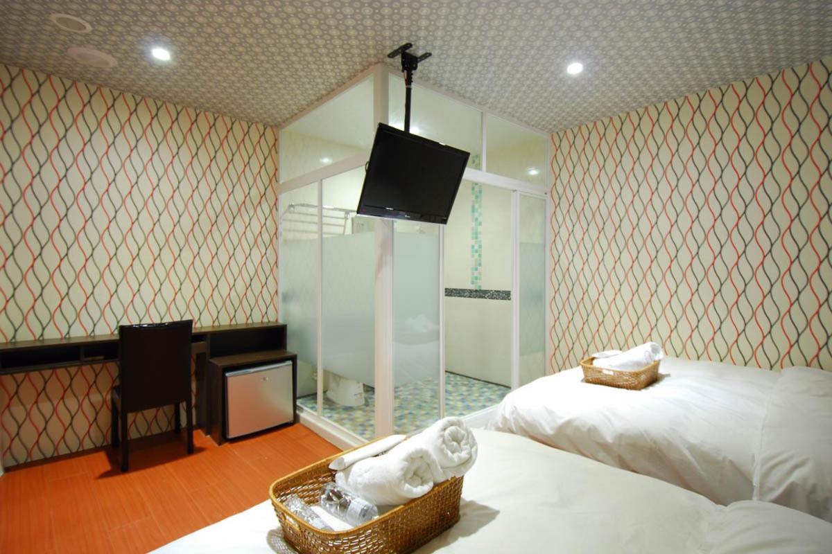 Happiness Inn Taipei Exteriör bild